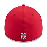 Men's New Era Red Tampa Bay Buccaneers 2025 Sideline 39THIRTY Flex Hat