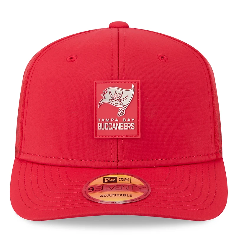 Men's New Era  Red Tampa Bay Buccaneers 2025 Sideline 9SEVENTY Adjustable Trucker Hat