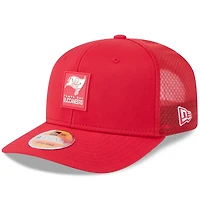 Men's New Era  Red Tampa Bay Buccaneers 2025 Sideline 9SEVENTY Adjustable Trucker Hat
