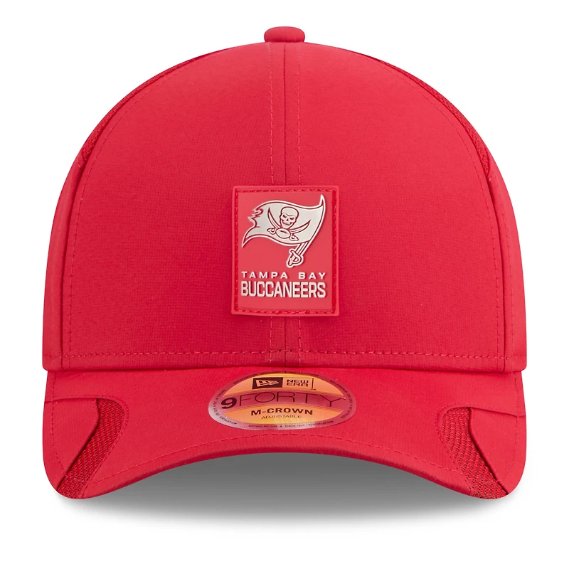 Men's New Era Red Tampa Bay Buccaneers 2025 Sideline  M-Crown 9FORTY Adjustable Hat