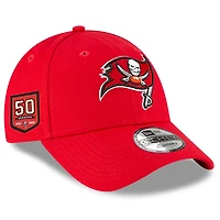 Casquette ajustable New Era 9FORTY rouge pour homme, écusson latéral, 50e saison des Tampa Bay Buccaneers