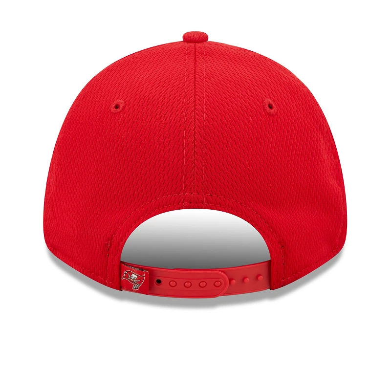 Casquette rouge New Era Tampa Bay Buccaneers pour homme avec cadre en A - 9FORTY Snapback