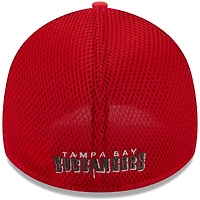 Casquette New Era rouge Tampa Bay Buccaneers Basic 39THIRTY Flex pour homme