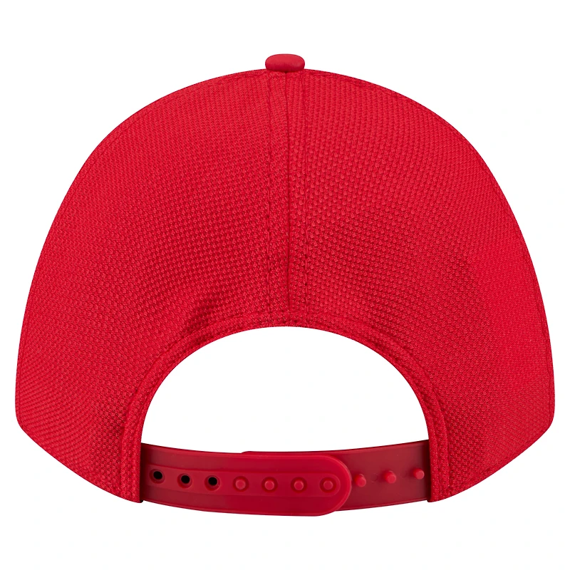 Casquette trucker ajustable New Era rouge Tampa Bay Buccaneers à motif floral 9FORTY M-Crown pour homme