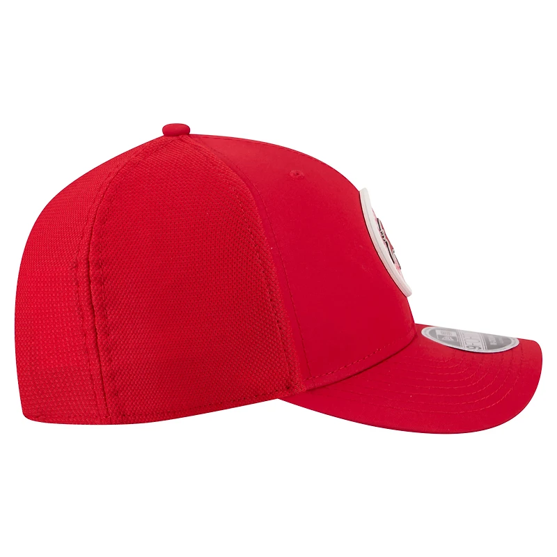 Casquette trucker ajustable New Era rouge Tampa Bay Buccaneers à motif floral 9FORTY M-Crown pour homme