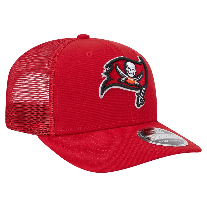 Men's New Era Red Tampa Bay Buccaneers Main Trucker 9SEVENTY Stretch-Snap Hat