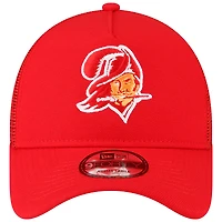 Casquette ajustable 9FORTY Trucker 9FORTY pour homme des Tampa Bay Buccaneers Throwback Logo New Era rouge