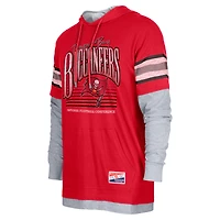 T-shirt à capuche manches longues Twofer pour homme New Era rouge Tampa Bay Buccaneers