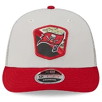 Casquette ajustée 59FIFTY Low Profile 59FIFTY des Tampa Bay Buccaneers 2023 Salute To Service New Era pour hommes
