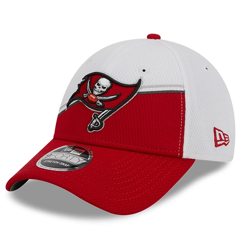 Men's New Era  White/Red Tampa Bay Buccaneers 2023 Sideline 9FORTY Adjustable Hat