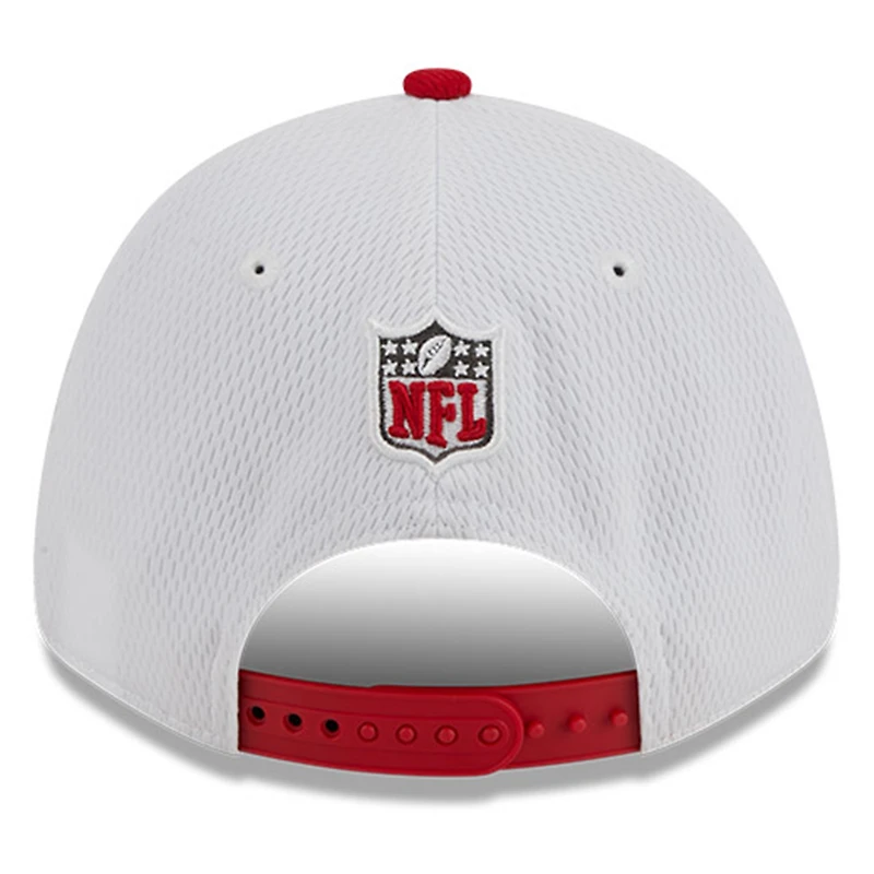 Men's New Era  White/Red Tampa Bay Buccaneers 2023 Sideline 9FORTY Adjustable Hat