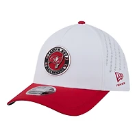 Men's New Era White/Red Tampa Bay Buccaneers Patch 39THIRTY A-Frame M-Crown Perforated Flex Hat