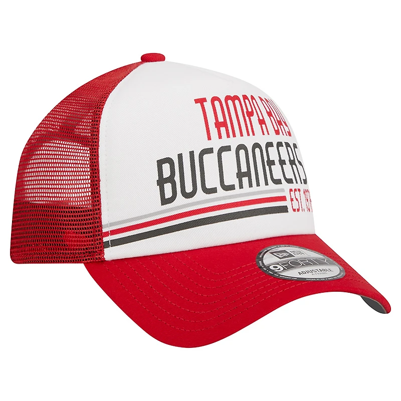 Casquette réglable 9FORTY Stacked A-Frame Trucker New Era pour hommes, blanc/rouge, Tampa Bay Buccaneers