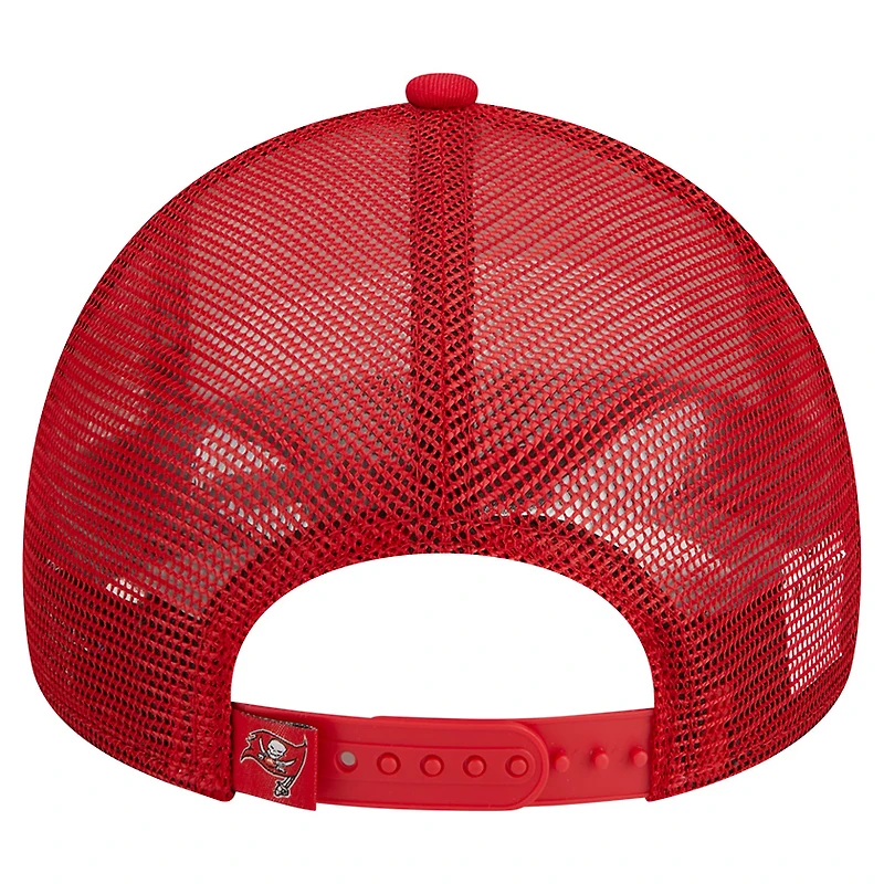 Casquette réglable 9FORTY Stacked A-Frame Trucker New Era pour hommes, blanc/rouge, Tampa Bay Buccaneers