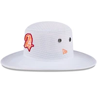 Bob New Era blanc Tampa Bay Buccaneers 2024 NFL Training Camp Panama pour hommes