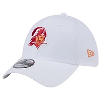 Men's New Era White Tampa Bay Buccaneers Throwback 39THIRTY Flex Hat