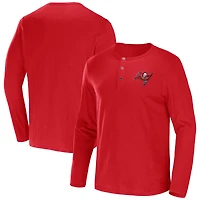 Collection NFL x Darius Rucker pour homme par Fanatics - T-shirt à manches longues Henley rouge Tampa Bay Buccaneers en jersey flammé
