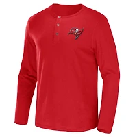 Collection NFL x Darius Rucker pour homme par Fanatics - T-shirt à manches longues Henley rouge Tampa Bay Buccaneers en jersey flammé