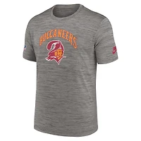 T-shirt Nike Heather Charcoal Tampa Bay Buccaneers Throwback Sideline Performance pour homme