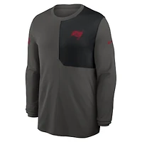 Maillot Nike à manches longues Dri-FIT UV Sideline Coach des Buccaneers de Tampa Bay pour homme, couleur étain