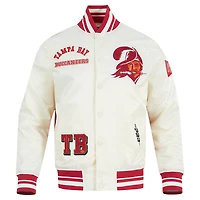Veste à boutons-pression en satin sublimé Pro Standard Cream Tampa Bay Buccaneers pour homme