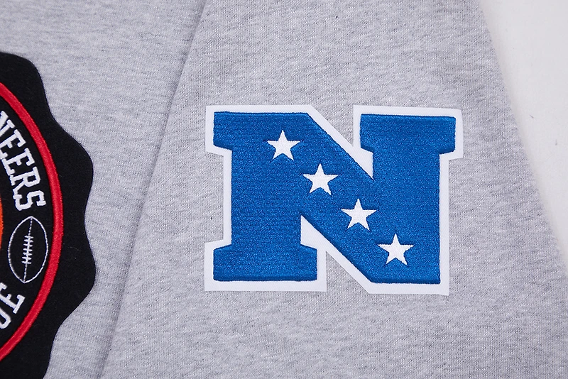 Sweat-shirt Pro Standard pour hommes, gris chiné, avec emblème des Buccaneers de Tampa Bay