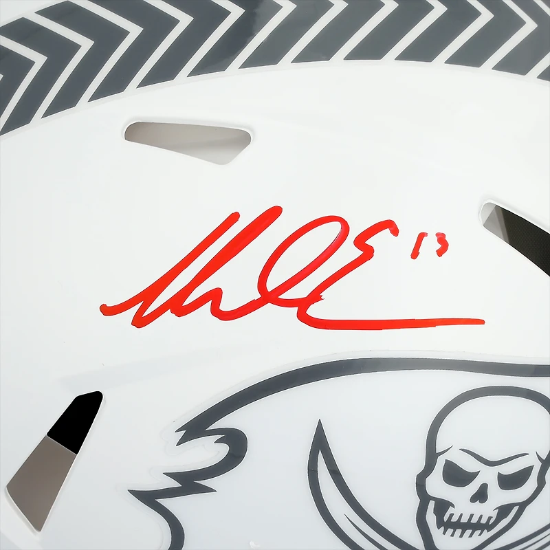 Casque authentique autographié Riddell 2024 Salute to Service par Mike Evans des Tampa Bay Buccaneers