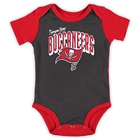 Newborn & Infant Tampa Bay Buccaneers Dynamic Duo Bodysuit, Bib Knit Hat Set