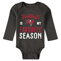 Newborn & Infant WEAR by Erin Andrews Tampa Bay Buccaneers Three-Piece Turn Me Around Bodysuits Pant Set