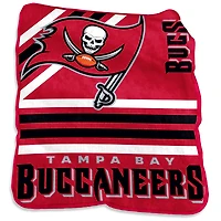 Jeté Raschel en peluche 50 po x 60 po des Buccaneers de Tampa Bay
