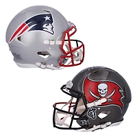 Casque authentique Riddell Speed ​​autographié par Tom Brady des Tampa Bay Buccaneers et des New England Patriots - Signature du côté de Tampa Bay