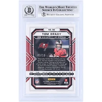 Carte autographiée de Tom Brady (Tampa Bay Buccaneers) - Panini Obsidian Electric Etch Gold Flood 2022 n° 90, n° 3/10, authentifiée par Beckett Fanatics Witnessed (10 cartes).