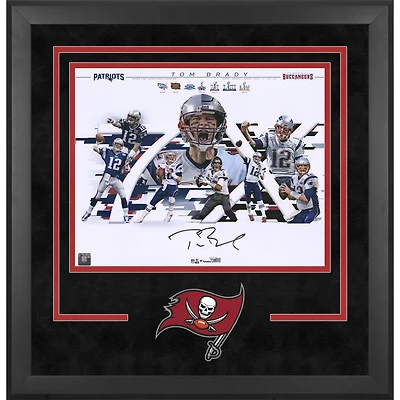 Collage alternatif autographié de luxe encadré de 16" x 20" de Tom Brady, sept fois champion du Super Bowl, des Buccaneers de Tampa Bay