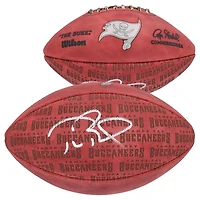 Ballon de football Duke Showcase autographié par Tom Brady des Buccaneers de Tampa Bay
