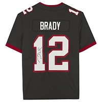 Maillot Nike en étain dédicacé par Tom Brady des Buccaneers de Tampa Bay