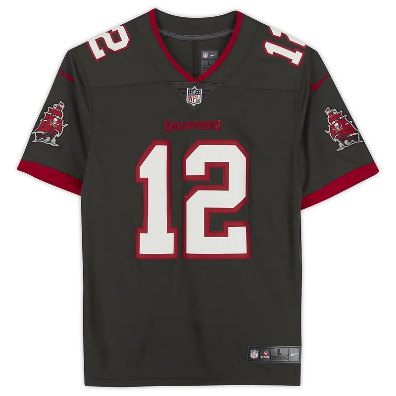 Maillot Nike en étain dédicacé par Tom Brady des Buccaneers de Tampa Bay