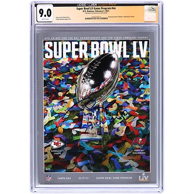 Programme du Super Bowl LV authentifié CGC 9.0, signé par Tom Brady (Tampa Bay Buccaneers), daté du 7 février 2021, avec inscription « SB LV MVP ».