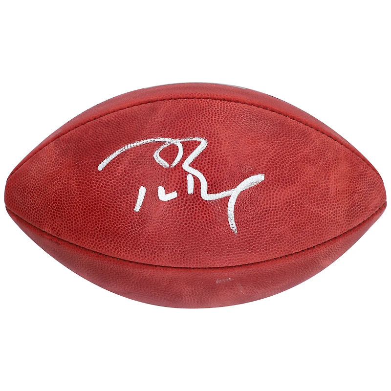 Ballon de football professionnel dédicacé par Tom Brady des Buccaneers de Tampa Bay