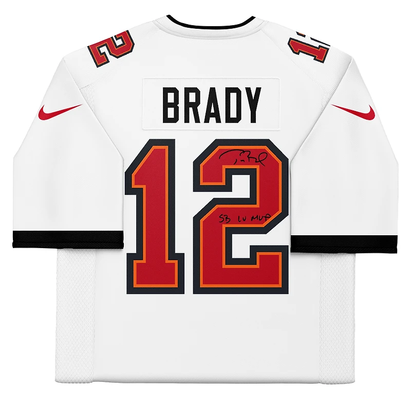 Maillot Nike blanc dédicacé par Tom Brady des Tampa Bay Buccaneers avec inscription « SB LV MVP »