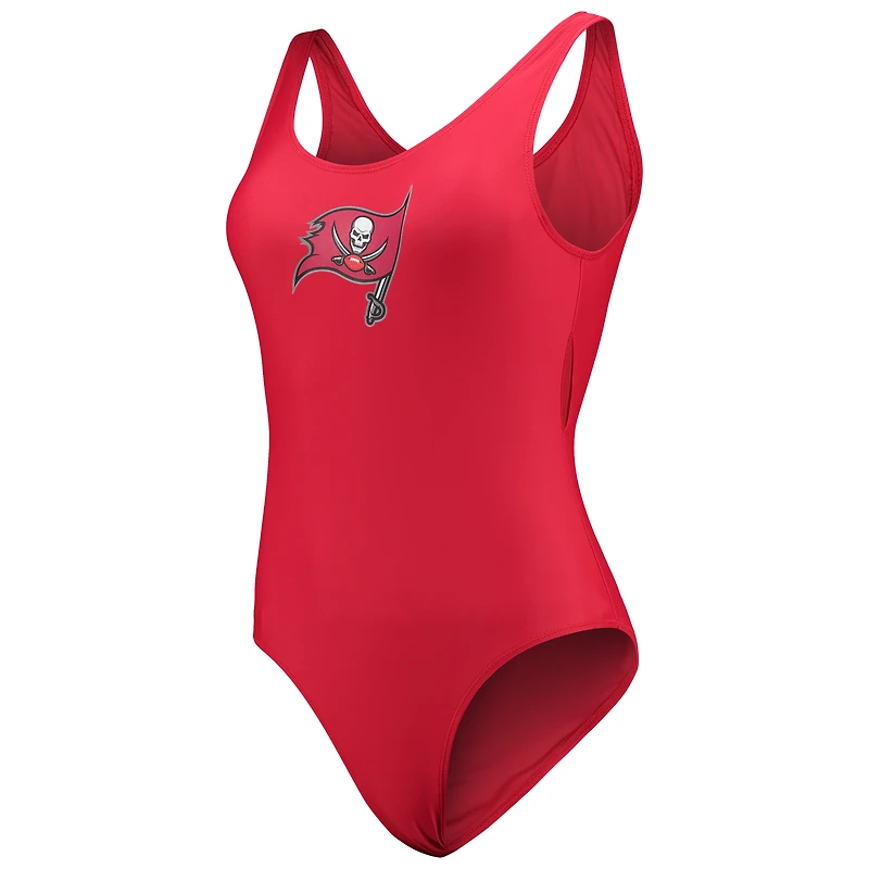 Maillot de bain une pièce rouge G-III 4Her par Carl Banks pour femmes des Buccaneers Tampa Bay Making Waves