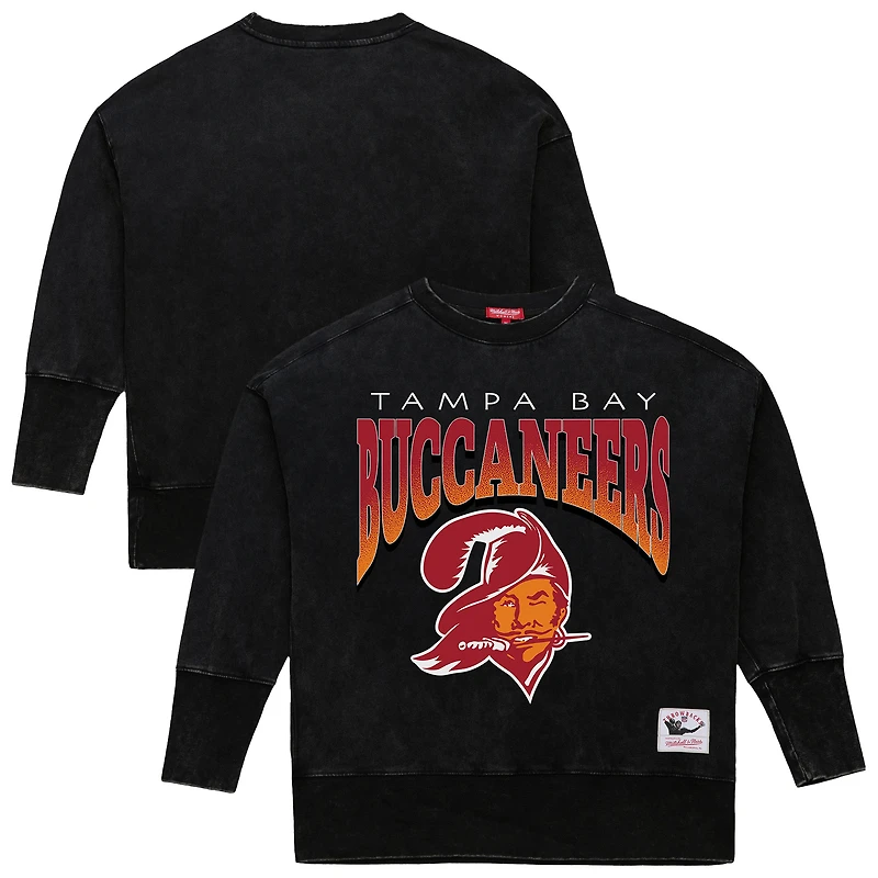 Sweat-shirt ras du cou noir délavé minéral Delineate de Mitchell & Ness pour femme, motif Tampa Bay Buccaneers