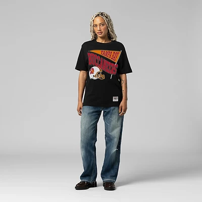T-shirt noir Mitchell & Ness pour femme, motif petit ami dynamique des Tampa Bay Buccaneers