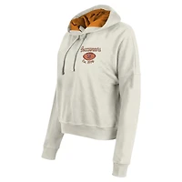 Sweat à capuche enfiler Tampa Bay Buccaneers 3rd Down Historic de New Era pour femme, couleur crème