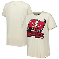 T-shirt New Era crème pour femme Tampa Bay Buccaneers Chrome Sideline