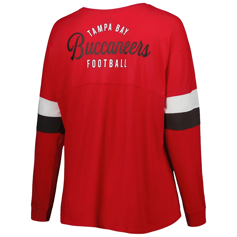 T-shirt à manches longues col en V et lacets pour femme des Tampa Bay Buccaneers de New Era, rouge, taille plus