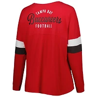 T-shirt à manches longues col en V et lacets pour femme des Tampa Bay Buccaneers de New Era, rouge, taille plus