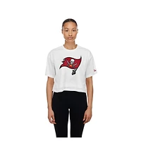 Women's New Era  White Tampa Bay Buccaneers Summer Mesh Cropped Boxy T-Shirt