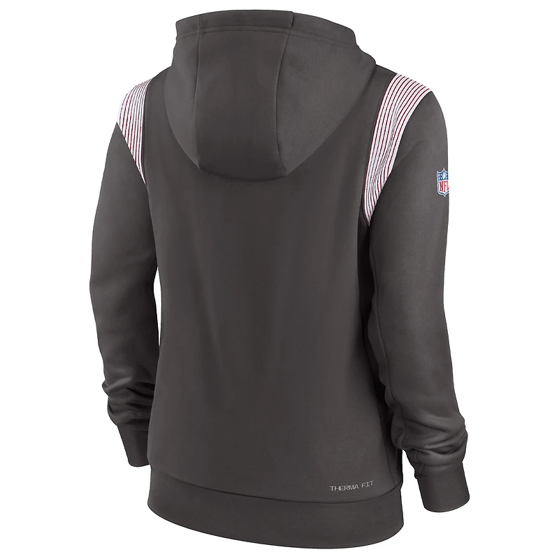 Chandail à capuchon Performance Stack Sideline des Buccaneers de Tampa Bay en étain Nike pour femme