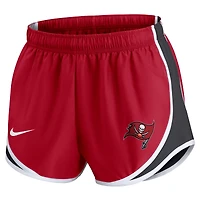 Short Nike rouge Tampa Bay Buccaneers Tempo pour femme