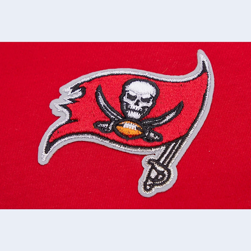 Débardeur court Pro Standard rouge Tampa Bay Buccaneers Ombre Wordmark Classic pour femme